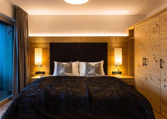 Lakeside Luxury Apartments