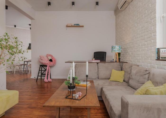 2BD Flamingo Flat with Balcony in Sofia Center by Flat Mаnager
