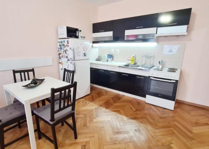 Lovely City Center 1BD, 1BT Apartment