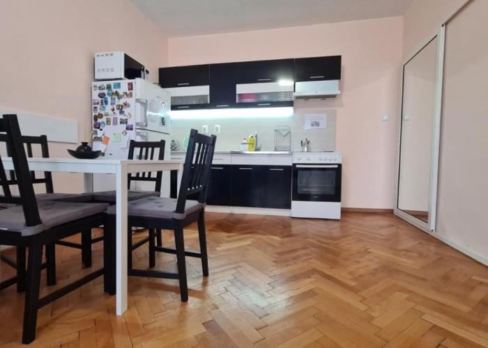 Lovely City Center 1BD, 1BT Apartment