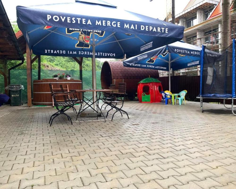фото Thor și Cora