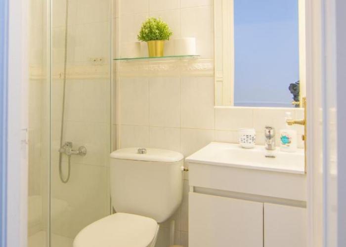 Natura Mediterranea estudio naturista primera linea con piscina