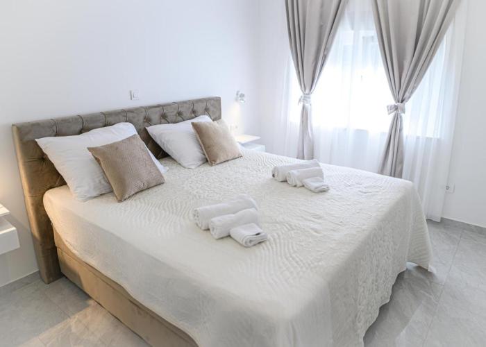 Luxury rooms Green and Gold Split
