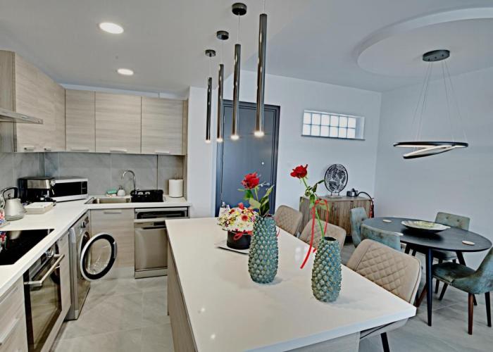 Golden Tree Apartment