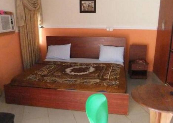 Room in Apartment - Ade Super Hotel Single