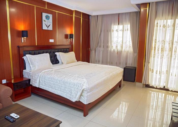 NOUBOU INTERNATIONAL HOTEL BONAPRISO
