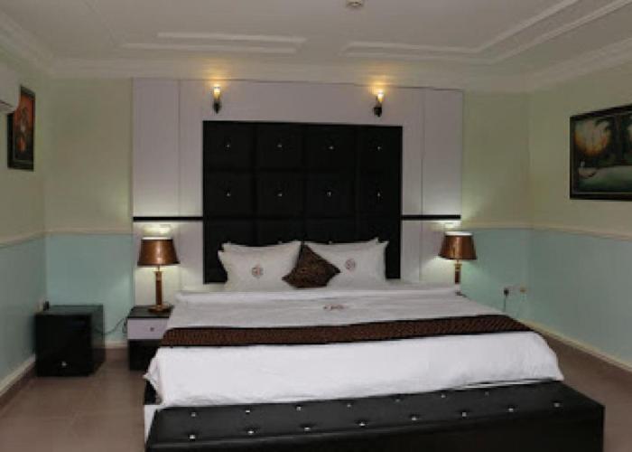 Room in Lodge - All Seasons Hotel - Superior Double