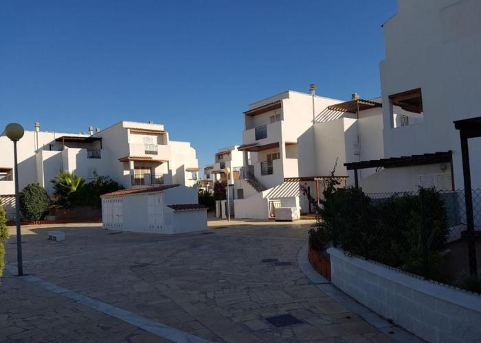 Casa Baja naturista con patio en primera linea!