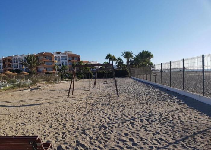 Casa Baja naturista con patio en primera linea!