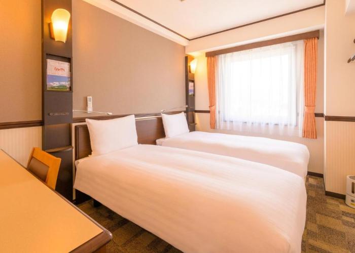 Toyoko Inn Hon-atsugi-eki Minami-guchi