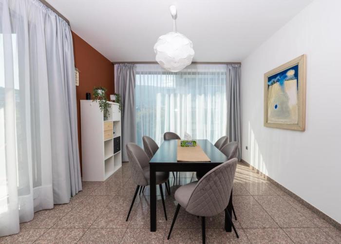 Vertigo Huge Apartment 2 Bedrooms Balcony Parking
