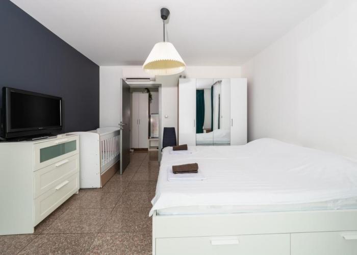 Vertigo Huge Apartment 2 Bedrooms Balcony Parking