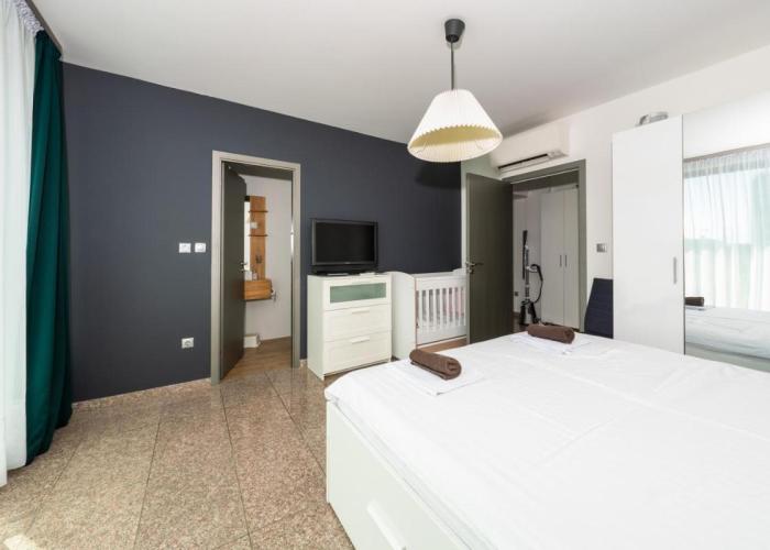 Vertigo Huge Apartment 2 Bedrooms Balcony Parking