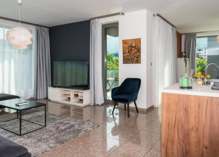 Vertigo Huge Apartment 2 Bedrooms Balcony Parking