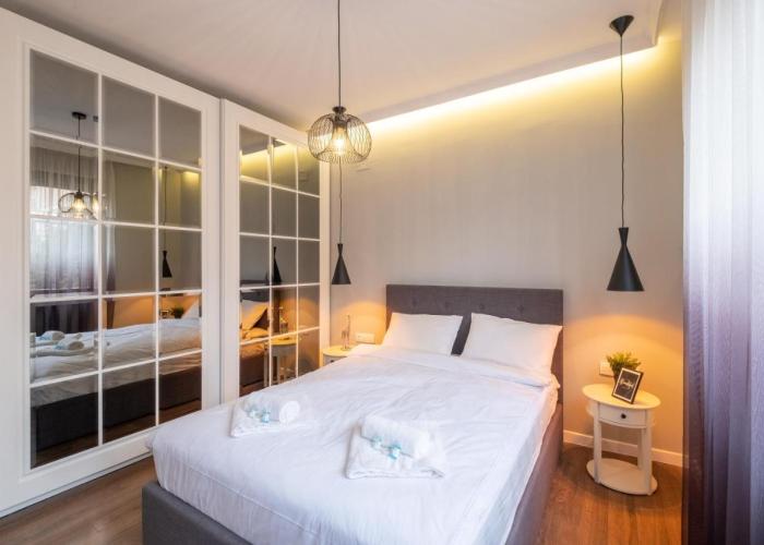 Designer & Cozy 2BD Flat with a parking in the city center by Flat Mаnager