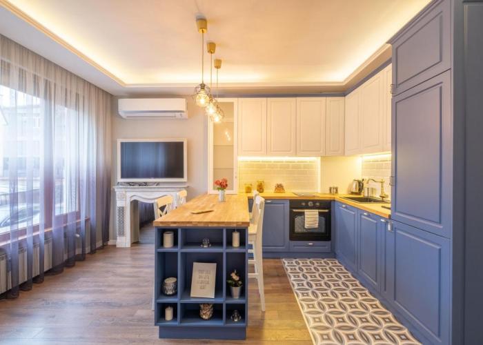 Designer & Cozy 2BD Flat with a parking in the city center by Flat Mаnager