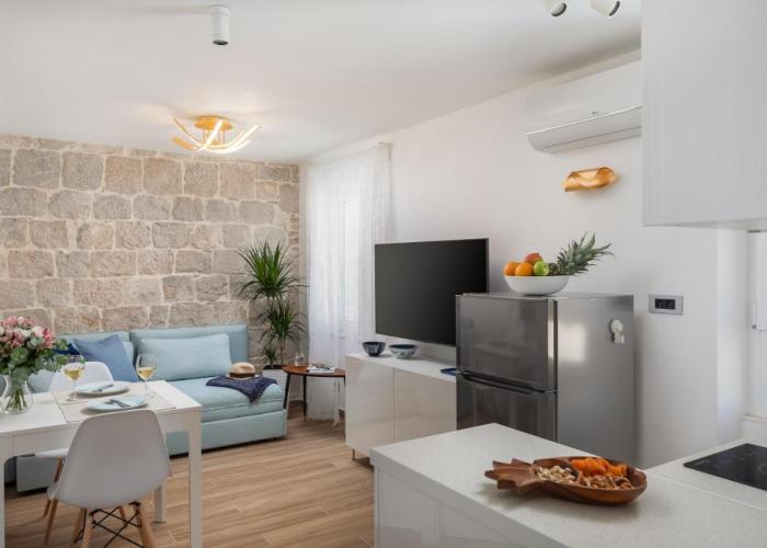 Santolina Apartments