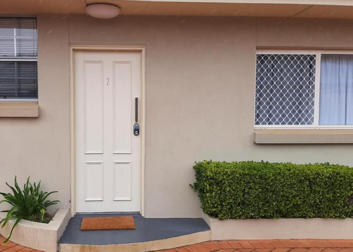 Tourist Road - Studio Unit - East Toowoomba