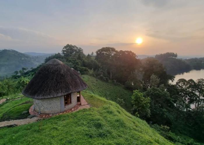 Lake Nyamirima cottages