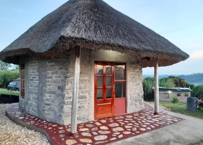 Lake Nyamirima cottages