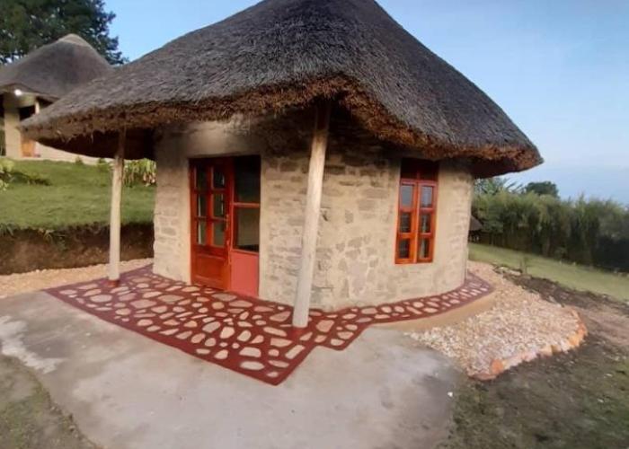 Lake Nyamirima cottages