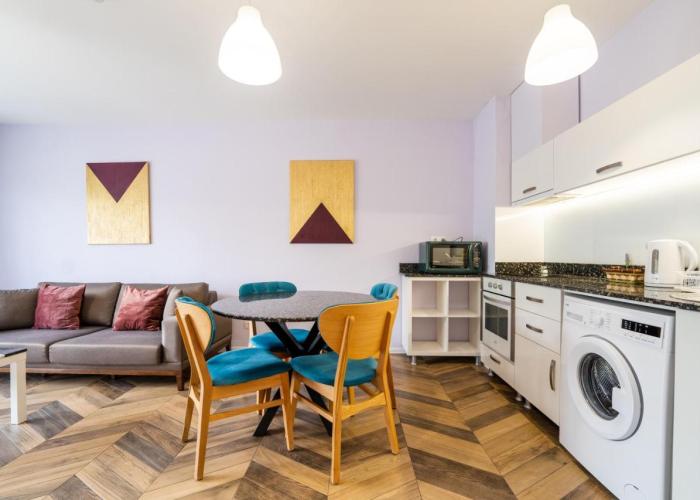 Sunny Apartment in Studentski grad, behind UNSS