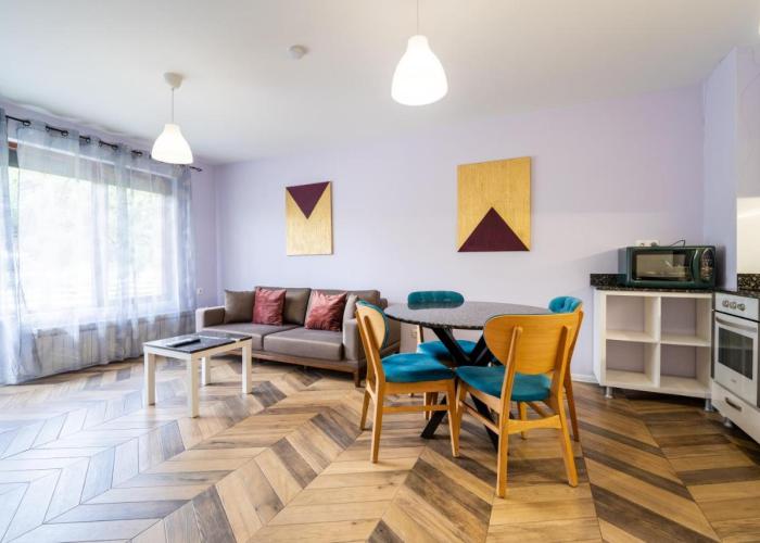 Sunny Apartment in Studentski grad, behind UNSS