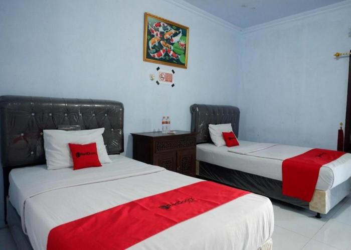 RedDoorz Syariah near Stasiun Pekalongan 3