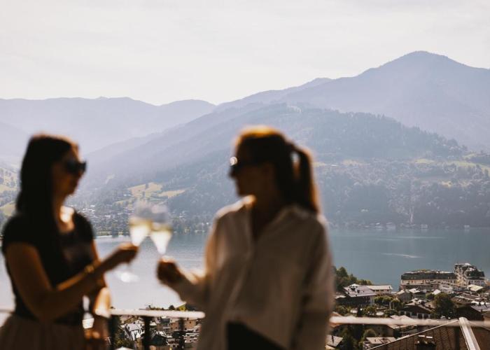 Nikolaus by AvenidA Panoramic Wellness Suites Zell am See