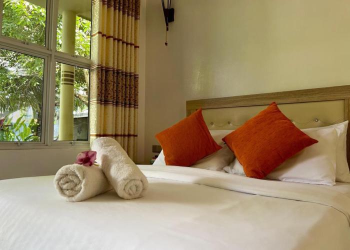 Dhangethi Retreat