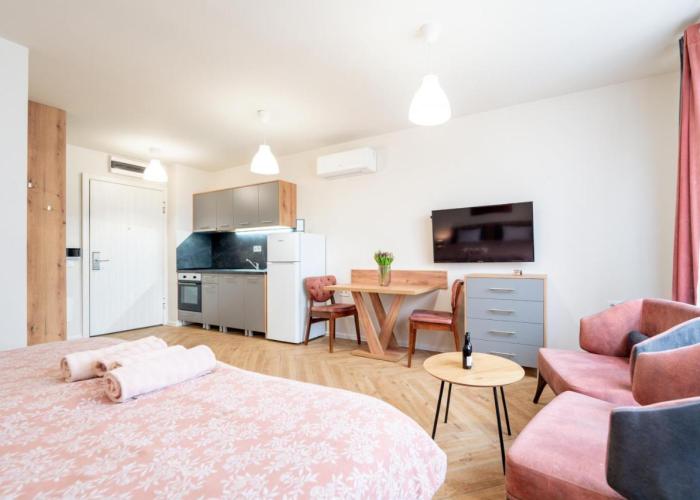 WOW studios for rent 2 bul Montevideo 25A - B