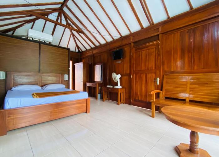Rumah Kayu Pinggir Kali Prigen RedPartner