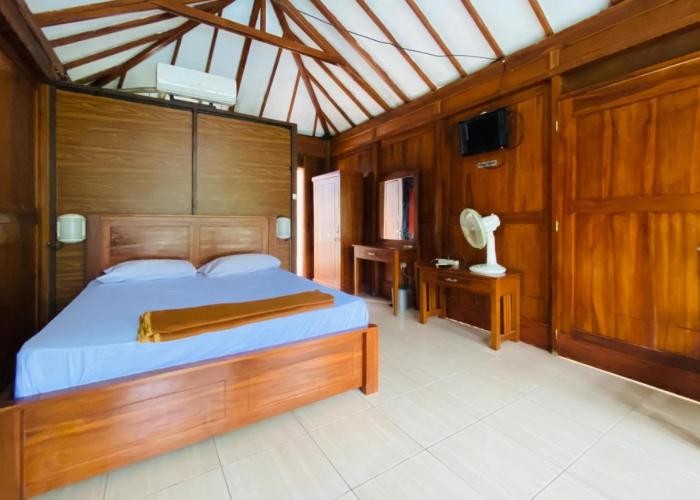 Rumah Kayu Pinggir Kali Prigen RedPartner