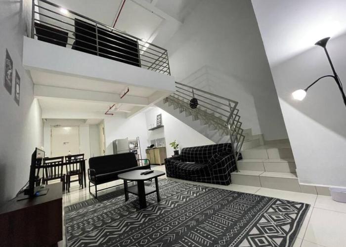 Minimalist Loft5 DeCentrum WifiNetflix
