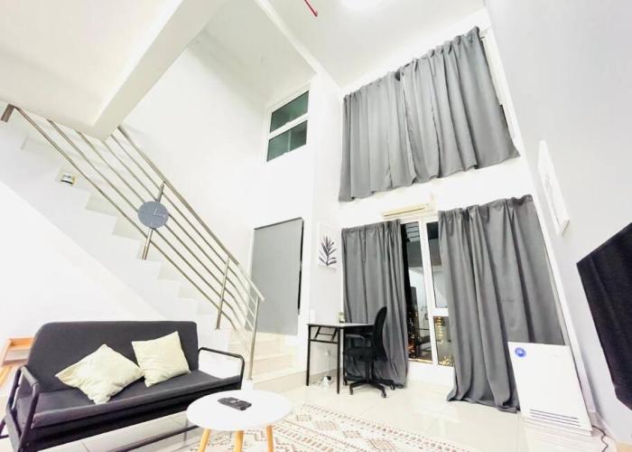 Minimalist Loft5 DeCentrum WifiNetflix