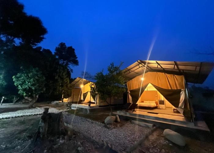 Hotel Tharu Garden