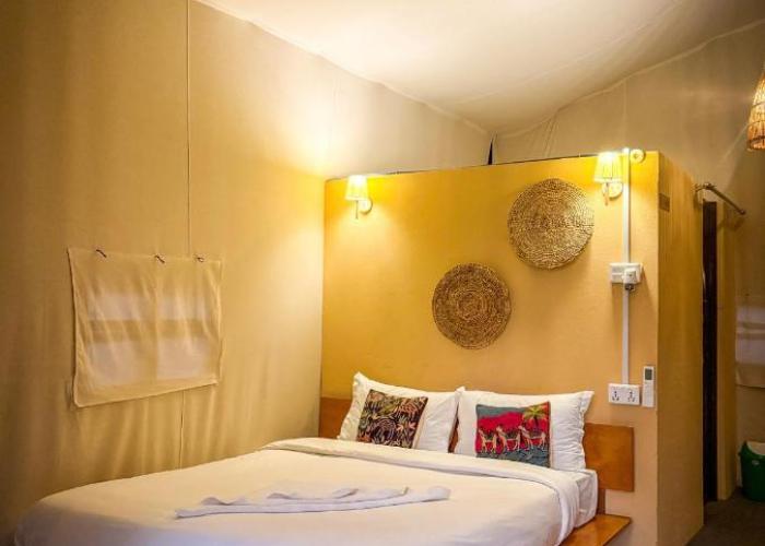 Hotel Tharu Garden