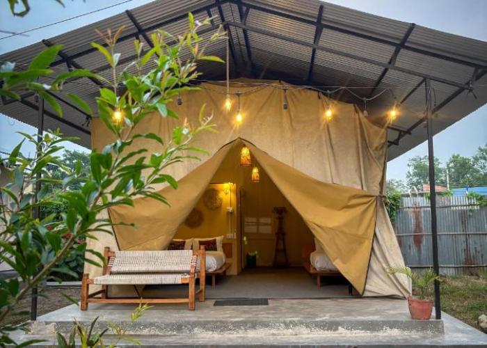 Hotel Tharu Garden