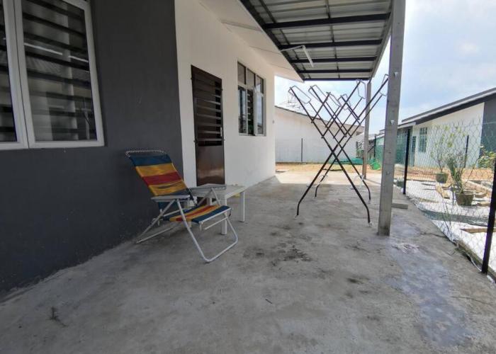 MODERN , SPACIOUS GAMBANG UMP 18 Guest House