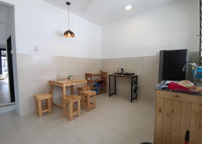 MODERN , SPACIOUS GAMBANG UMP 18 Guest House