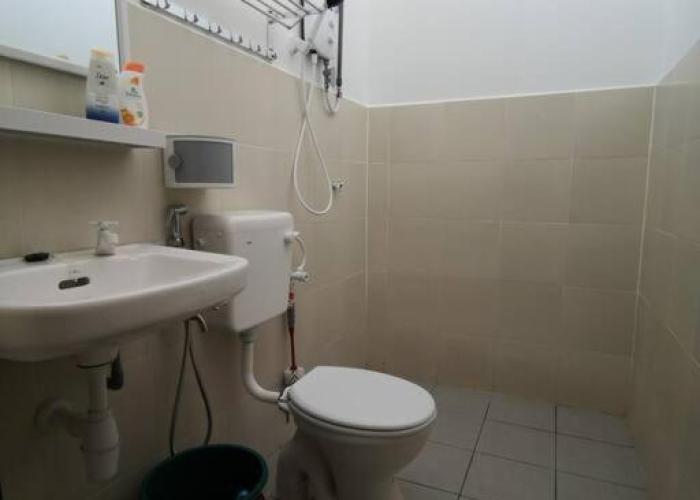MODERN , SPACIOUS GAMBANG UMP 18 Guest House