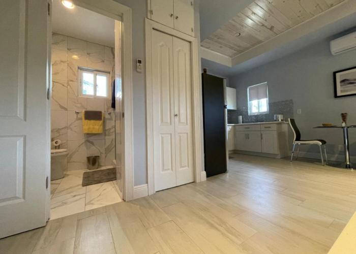 Nicoles Nest Brand New Exquisite Studio Hideaway