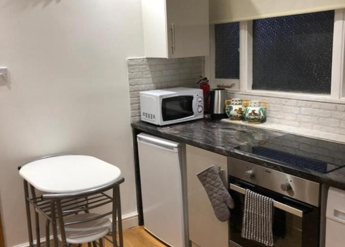 Modern Apartment in Twickenham Highstreet