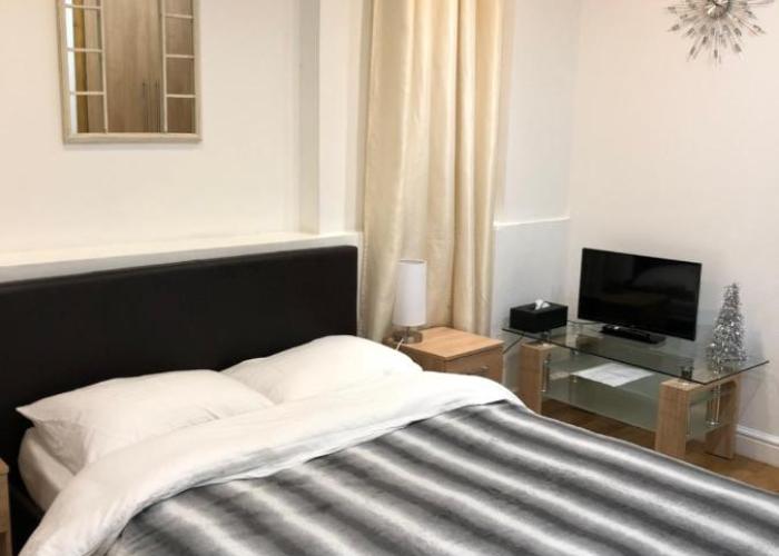 Modern Apartment in Twickenham Highstreet