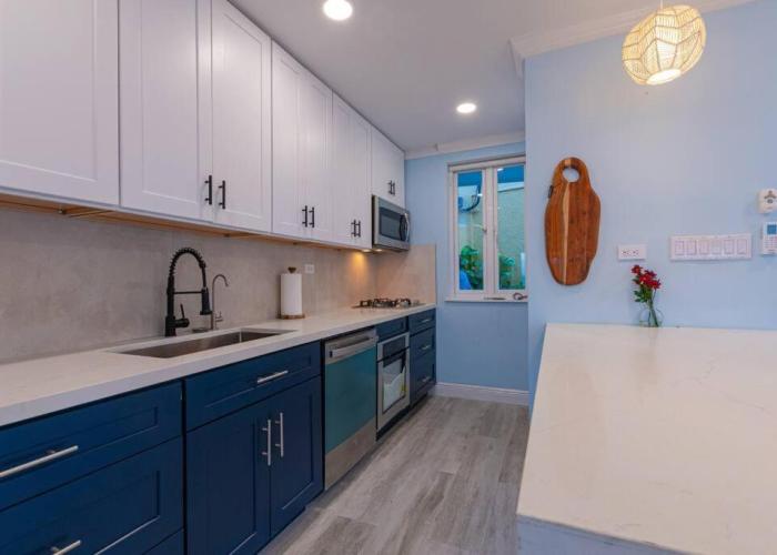 Harbour Mews - Oceanfront Townhouse