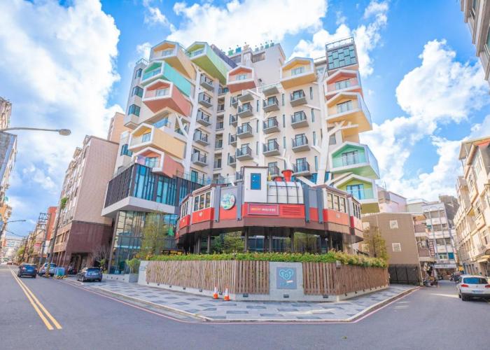CHECK inn MAGI Kids Hotel