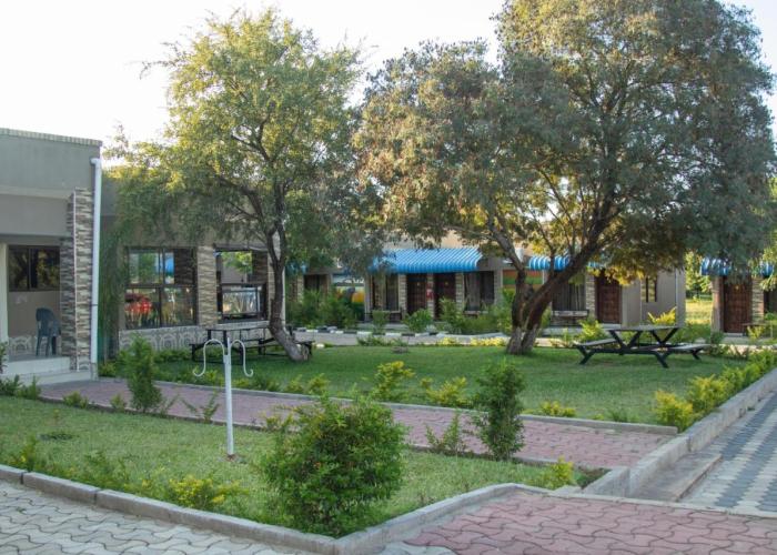 Elephant View Lodge & Apartments
