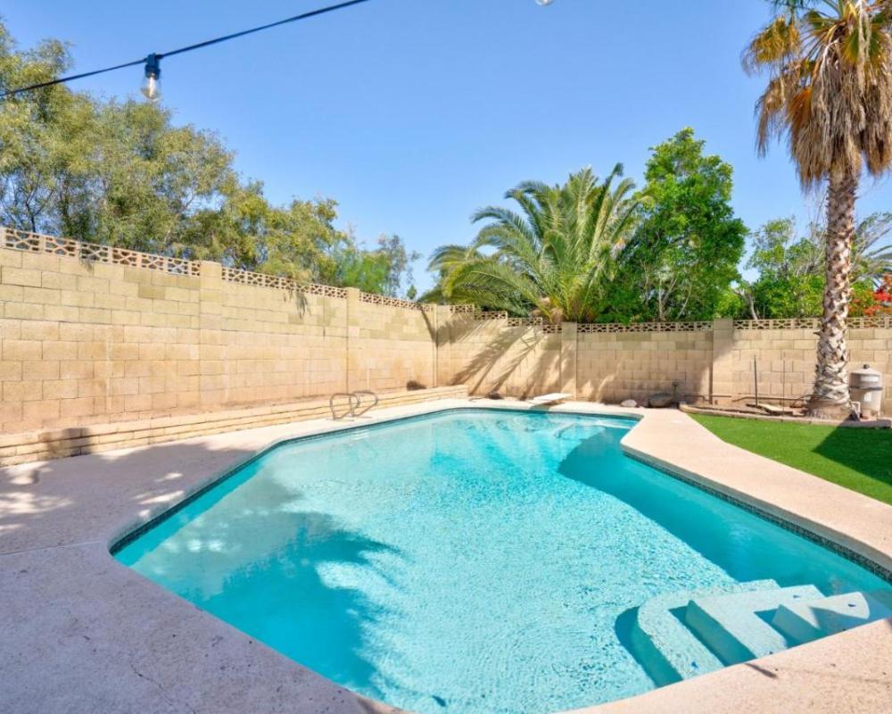 Cozy Boho Mesa Home with Diving Pool!