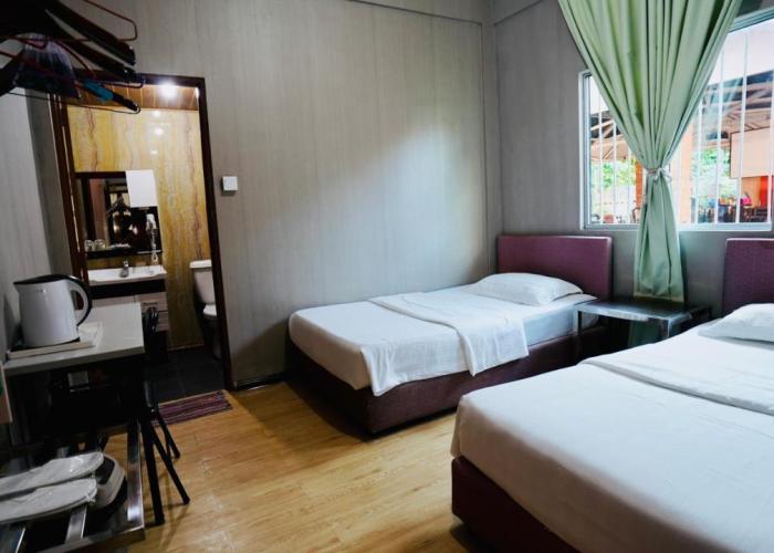 HUAQIAO HOME 侨之家免费供早餐free breakfast served
