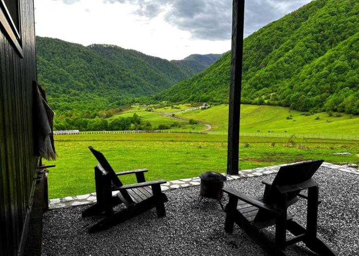 Runaway House - Qalacıq
